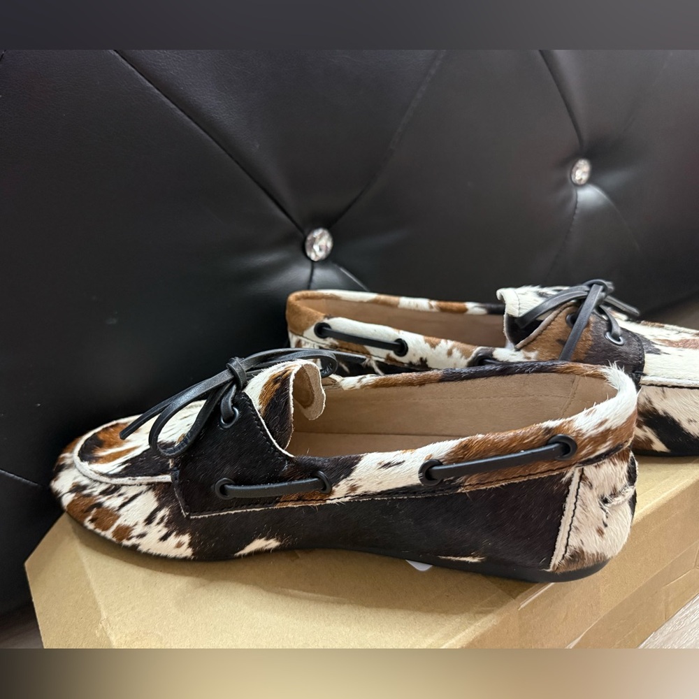 Women’s Cowhide Driving Moccasins in Brown & White - Picture 12 of 16